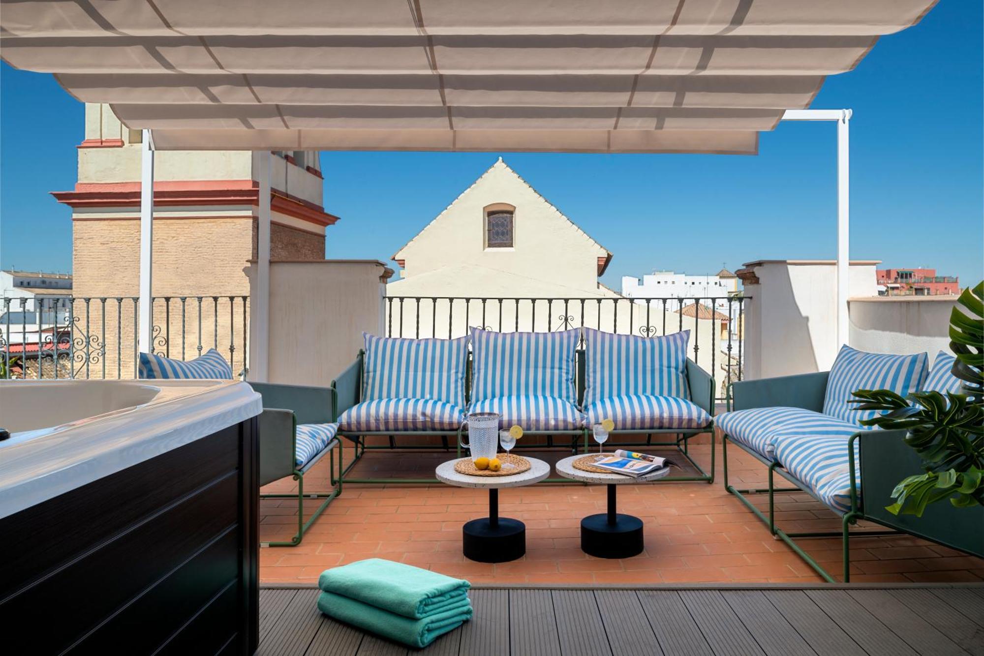 Magno Apartments San Gil - Shared Jacuzzi Sevilla Exterior foto